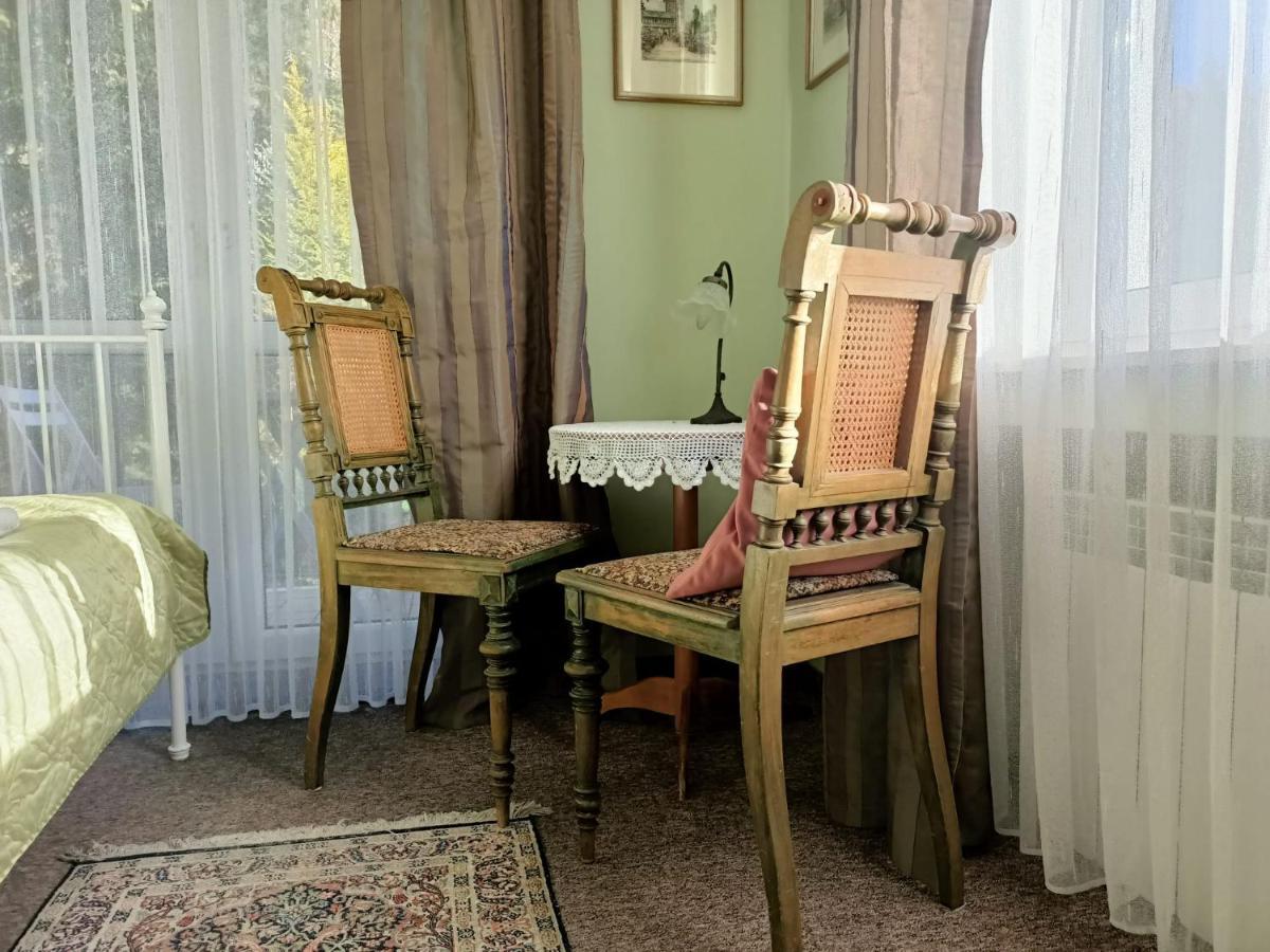 Rezort Willa Pod Rozami *